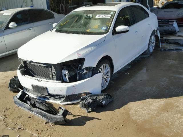 3VWL07AJ2EM408952 - 2014 VOLKSWAGEN JETTA SEL WHITE photo 2