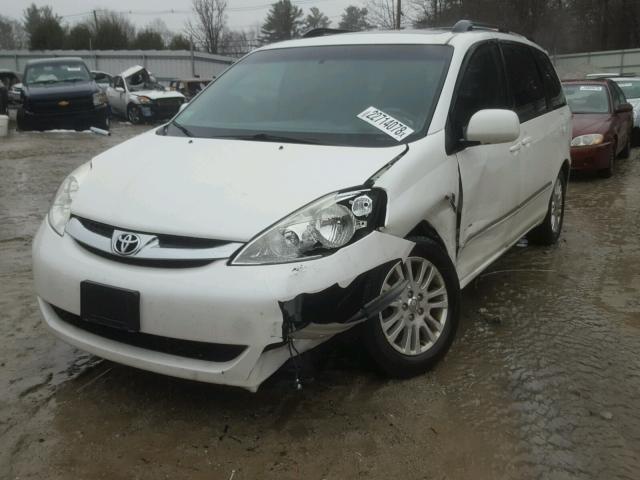 5TDYK4CC2AS313169 - 2010 TOYOTA SIENNA XLE WHITE photo 2