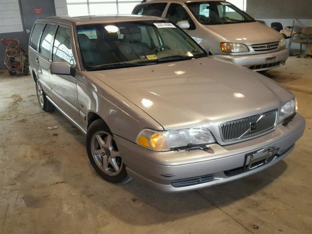 YV1LW5675W3486089 - 1998 VOLVO V70 GLT SILVER photo 1