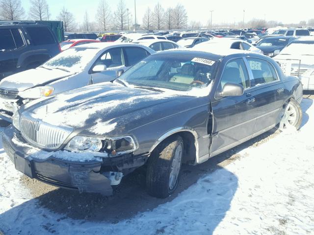 1LNHM83W94Y664354 - 2004 LINCOLN TOWN CAR U BROWN photo 9