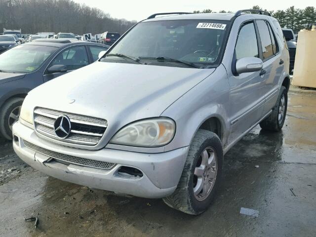 4JGAB57E53A457782 - 2003 MERCEDES-BENZ ML 350 SILVER photo 2