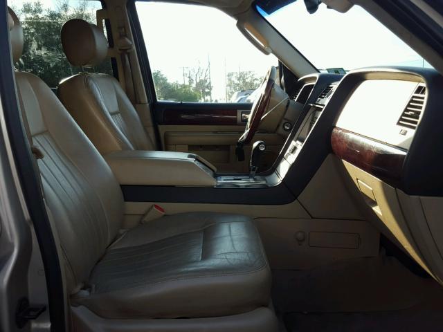 5LMFU28556LJ13792 - 2006 LINCOLN NAVIGATOR GOLD photo 5