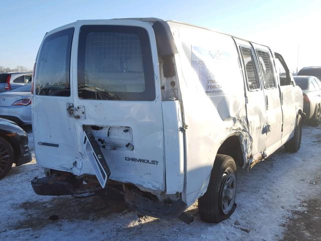 1GCFG25T131164151 - 2003 CHEVROLET EXPRESS G2 WHITE photo 4