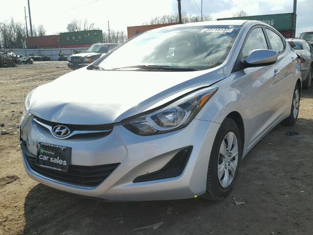 5NPDH4AE9GH687665 - 2016 HYUNDAI ELANTRA SE SILVER photo 2