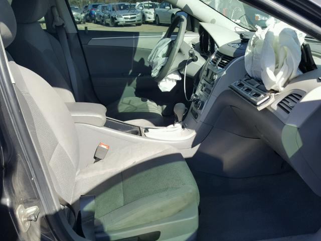 1G1ZC5EU1BF194697 - 2011 CHEVROLET MALIBU 1LT ნაცრისფერი ფოტო 5