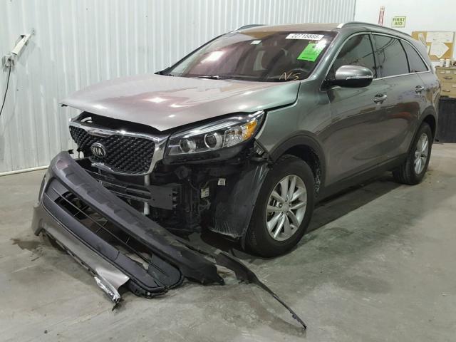 5XYPG4A37GG008627 - 2016 KIA SORENTO LX GRAY photo 2