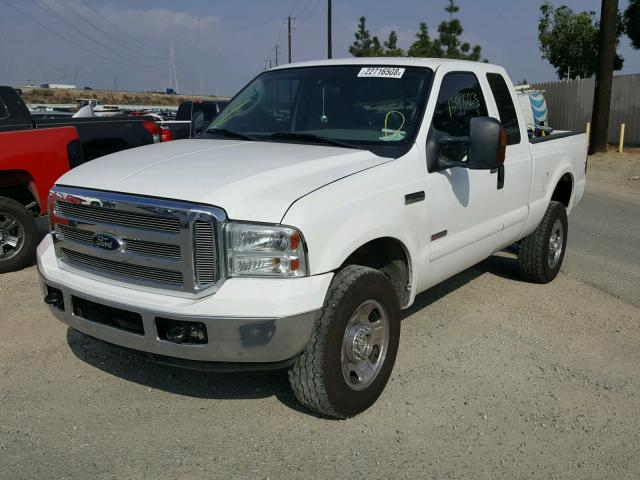 1FTWX31P75EC36190 - 2005 FORD F350 SRW S WHITE photo 2