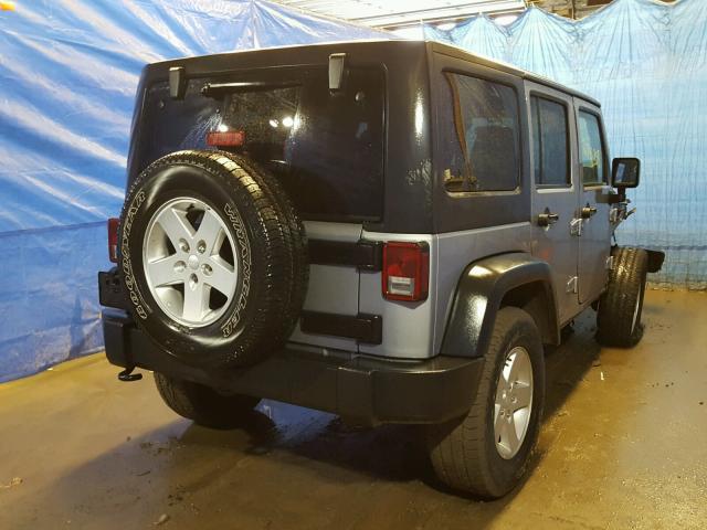 1C4BJWDG0FL728294 - 2015 JEEP WRANGLER U SILVER photo 4