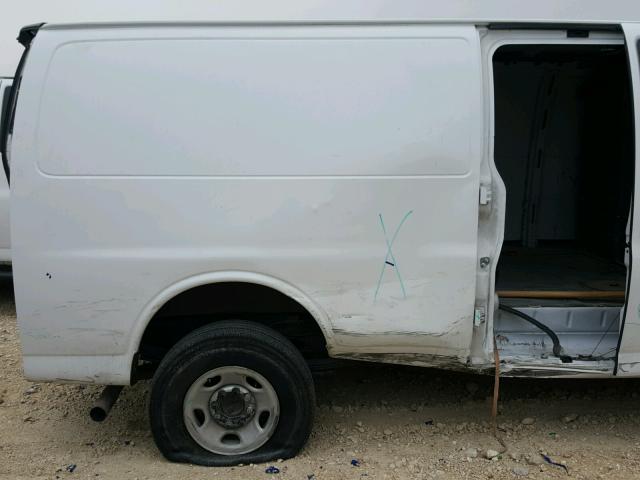 1GCWGGCG0F1227697 - 2015 CHEVROLET EXPRESS G2 WHITE photo 9