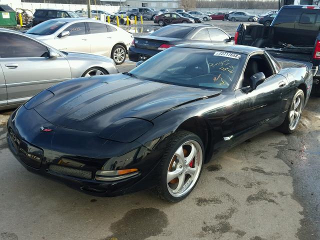 1G1YY22G945115103 - 2004 CHEVROLET CORVETTE BLACK photo 2