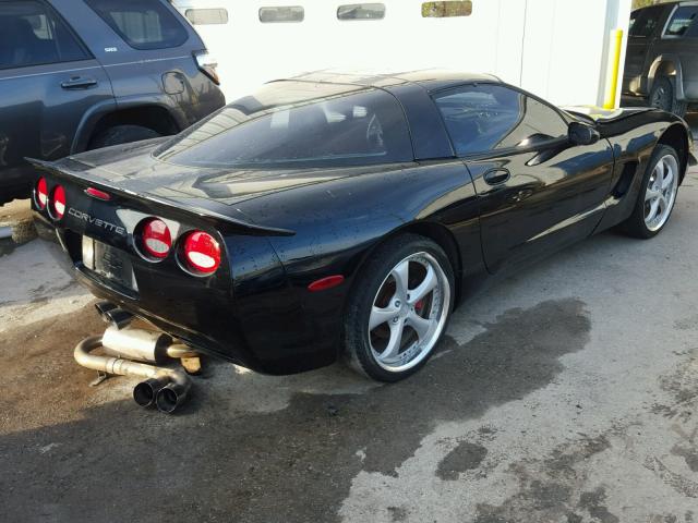 1G1YY22G945115103 - 2004 CHEVROLET CORVETTE BLACK photo 4