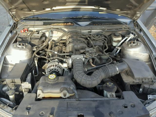 1ZVHT80N085153977 - 2008 FORD MUSTANG SILVER photo 7