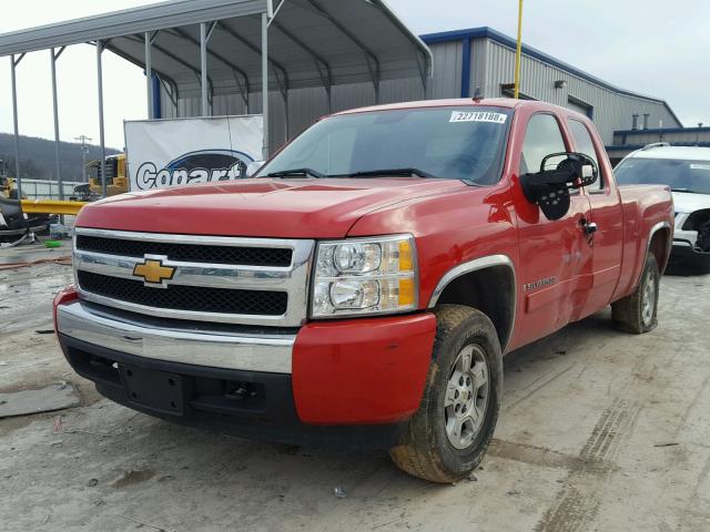 2GCEK19J281106662 - 2008 CHEVROLET SILVERADO RED photo 2