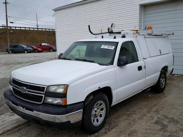 1GCEC14X17Z148982 - 2007 CHEVROLET SILVERADO WHITE photo 2