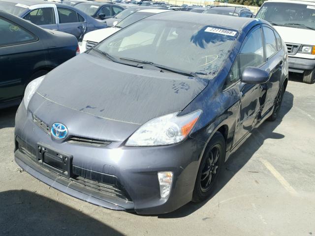 JTDKN3DU2F0459712 - 2015 TOYOTA PRIUS GRAY photo 2