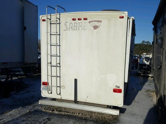 4X4TSRD2693001473 - 2009 FORD RV WHITE photo 4