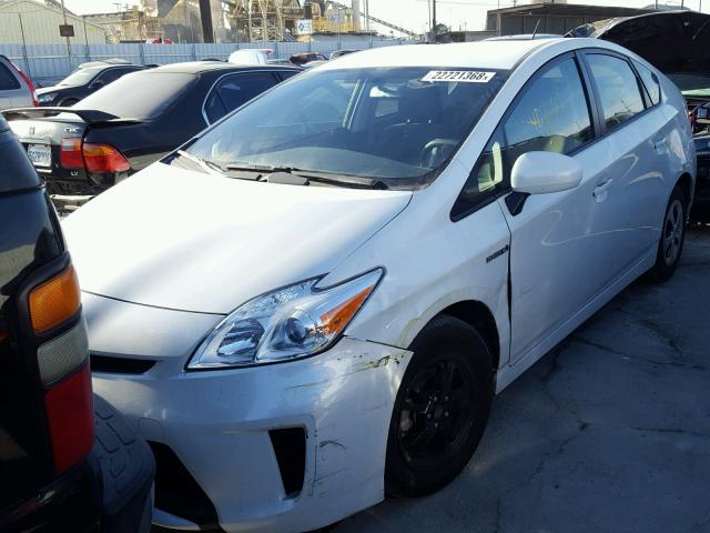 JTDKN3DU0F1943369 - 2015 TOYOTA PRIUS WHITE photo 2