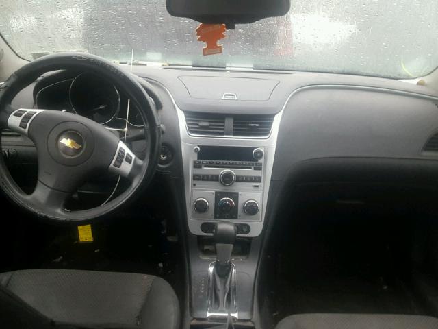 1G1ZC5E15BF268970 - 2011 CHEVROLET MALIBU 1LT 金色 照片 9