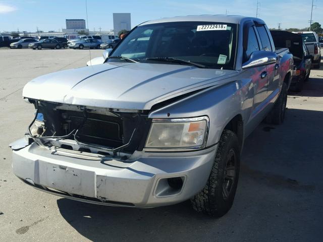 1D7HE48N18S505787 - 2008 DODGE DAKOTA QUA SILVER photo 2