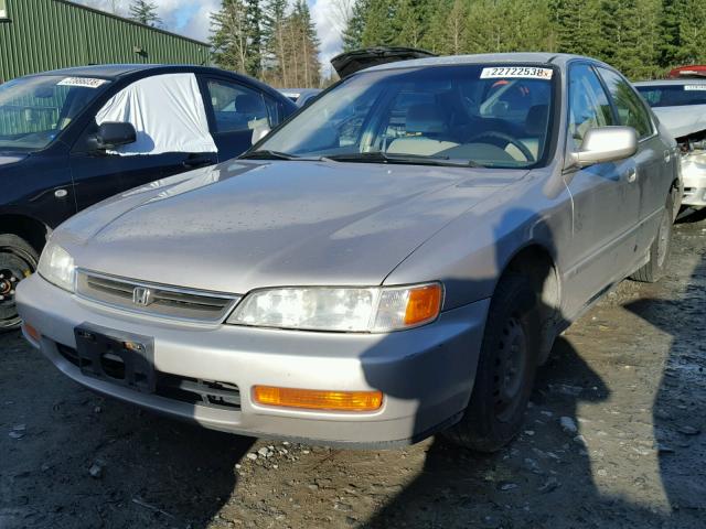 1HGCD5683VA176393 - 1997 HONDA ACCORD VAL BEIGE photo 2