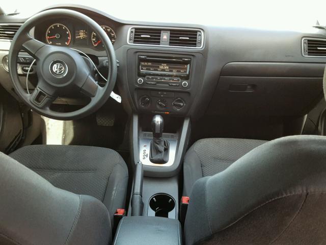 3VW2K7AJ0EM232330 - 2014 VOLKSWAGEN JETTA BASE ვერცხლისფერი ფოტო 9