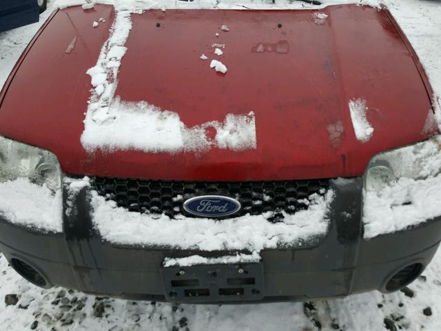 1FMYU02ZX5KD72472 - 2005 FORD ESCAPE XLS RED photo 9