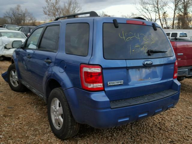 1FMCU03769KD07888 - 2009 FORD ESCAPE XLT BLUE photo 3