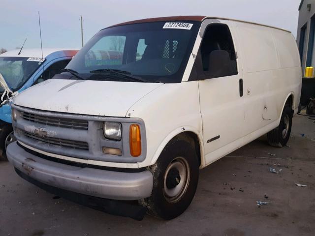 1GCFG25W5Y1231772 - 2000 CHEVROLET EXPRESS G2 WHITE photo 2