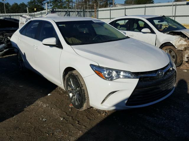 4T4BF1FK1FR512598 - 2015 TOYOTA CAMRY LE WHITE photo 1