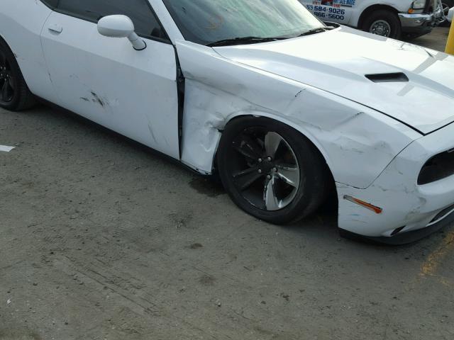 2C3CDZAG2FH702427 - 2015 DODGE CHALLENGER WHITE photo 9