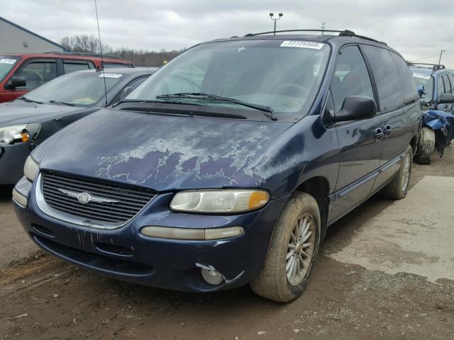 1C4GP44G2YB544220 - 2000 CHRYSLER TOWN & COU BLUE photo 2