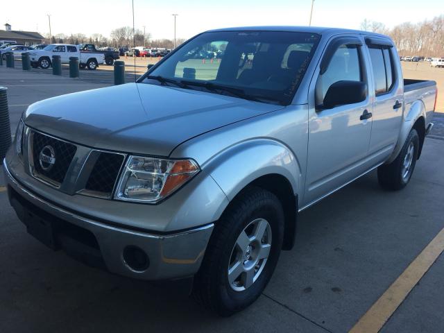 1N6AD07W58C451998 - 2008 NISSAN FRONTIER C GRAY photo 2