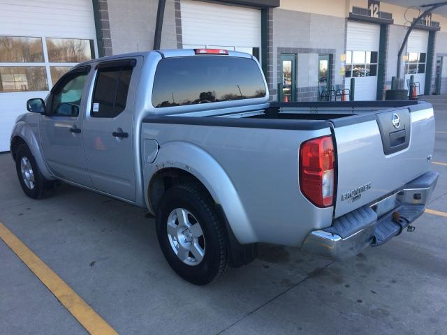 1N6AD07W58C451998 - 2008 NISSAN FRONTIER C GRAY photo 3