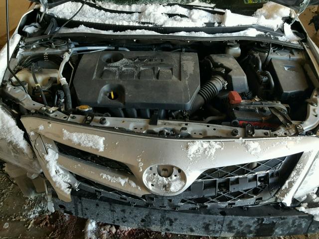 2T1BU4EE9CC842385 - 2012 TOYOTA COROLLA BA SILVER photo 7