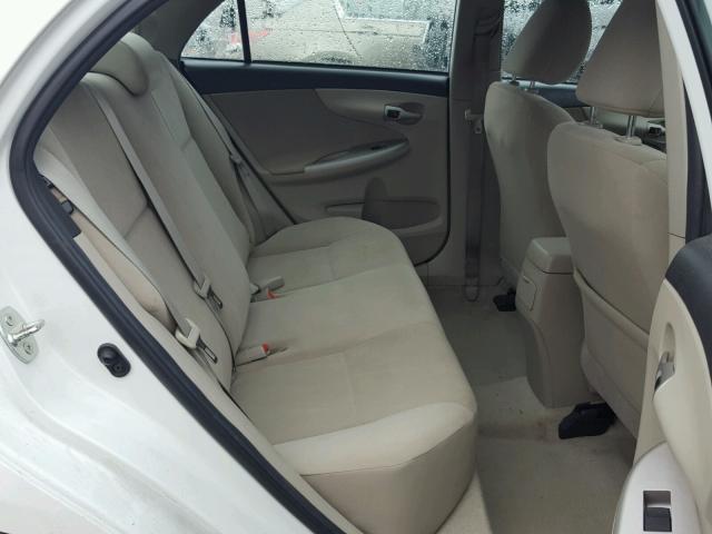 5YFBU4EE3DP190915 - 2013 TOYOTA COROLLA BA WHITE photo 6