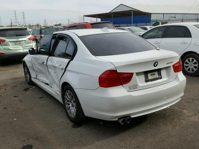 WBAPH73599A172622 - 2009 BMW 328 I WHITE photo 3