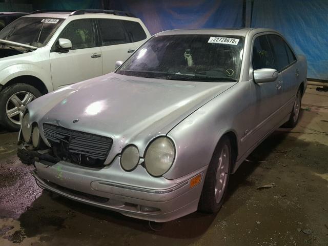 WDBJF70J81X054206 - 2001 MERCEDES-BENZ E 430 SILVER photo 2