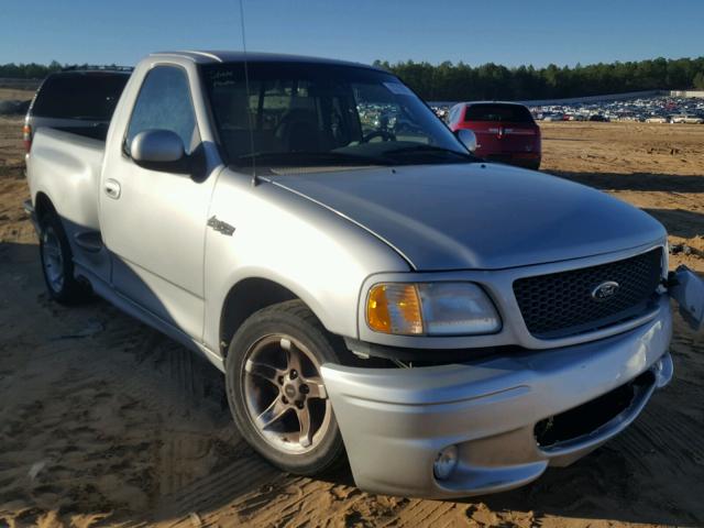 2FTZF0739YCB03024 - 2000 FORD F150 SVT L SILVER photo 1