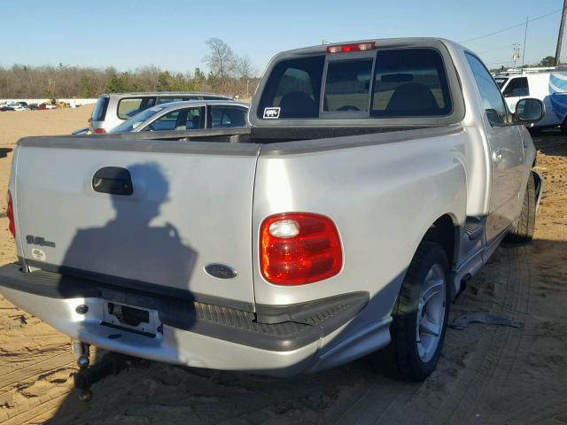 2FTZF0739YCB03024 - 2000 FORD F150 SVT L SILVER photo 4