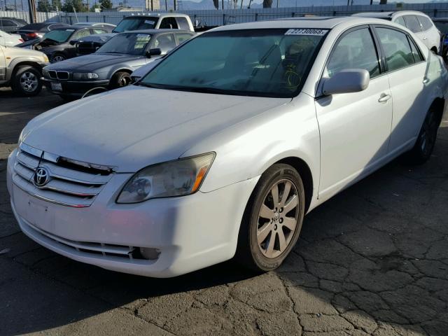 4T1BK36B06U129561 - 2006 TOYOTA AVALON XL WHITE photo 2