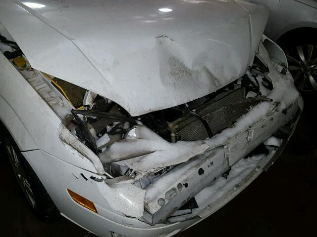 1FAFP34N37W357599 - 2007 FORD FOCUS ZX4 WHITE photo 9