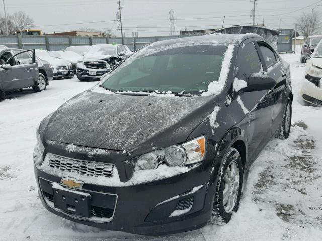 1G1JC5SH1F4167201 - 2015 CHEVROLET SONIC LT CHARCOAL photo 2