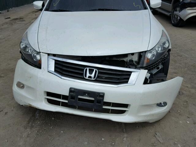 1HGCP36869A017238 - 2009 HONDA ACCORD EXL WHITE photo 9