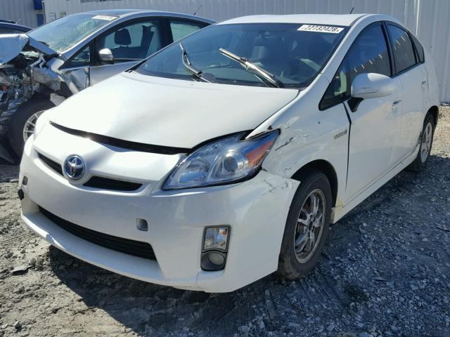 JTDKN3DU5B5301930 - 2011 TOYOTA PRIUS WHITE photo 2