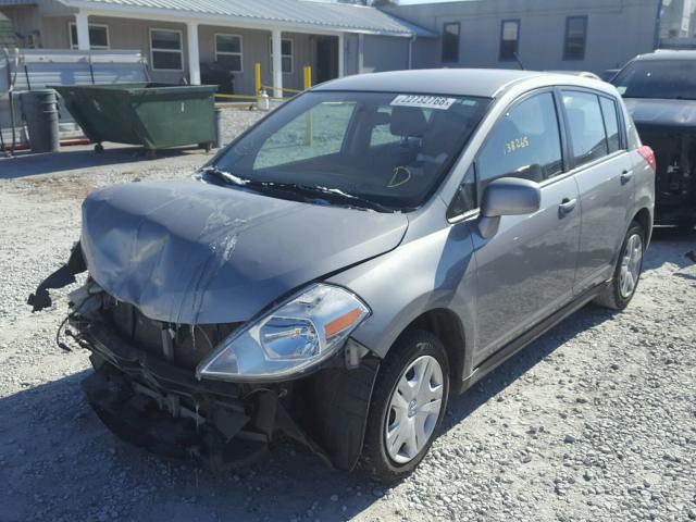 3N1BC1CP8CK803136 - 2012 NISSAN VERSA S GRAY photo 2