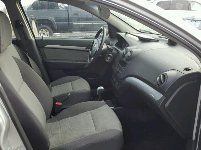 KL1TD6DE9BB125605 - 2011 CHEVROLET AVEO LS SILVER photo 5