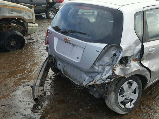 KL1TD6DE9BB125605 - 2011 CHEVROLET AVEO LS SILVER photo 9