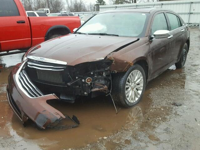 1C3CCBCBXCN176658 - 2012 CHRYSLER 200 LIMITE BROWN photo 2