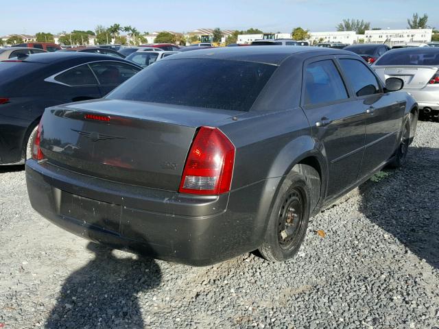 2C3LA43D39H598856 - 2009 CHRYSLER 300 LX GRAY photo 4