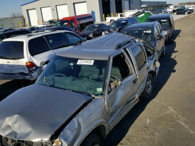 1GNDT13X03K184346 - 2003 CHEVROLET BLAZER SILVER photo 9